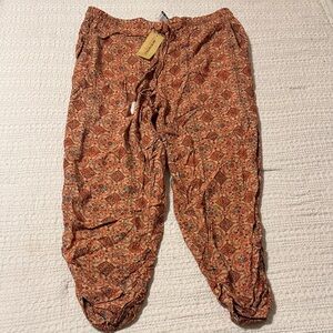 American Rag Women's Paisley Capris - Brown